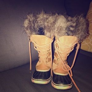 Joan of Artic Boots new